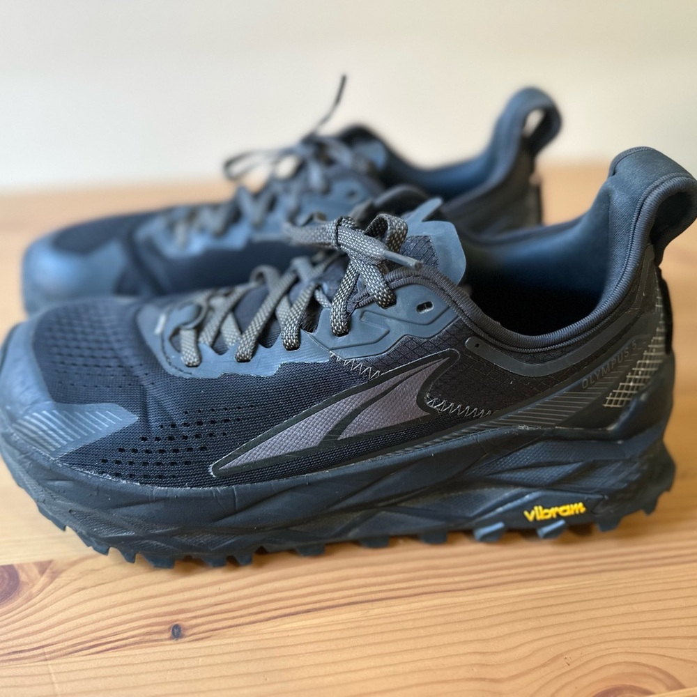Altra Olympus 5 trail running hiking shoes women’s size 10.5 black